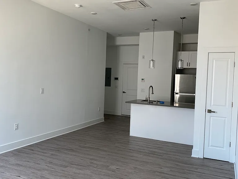 1621-n-4th-st-6-1