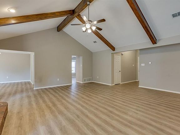 5th image of 3420 Woodside Dr