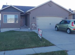 2404 S Lancaster Dr, Sioux Falls, SD 57106