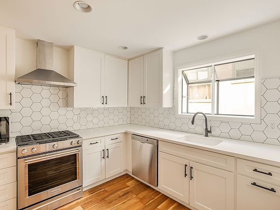 5th image of 880 Hilldale Ave APT 1