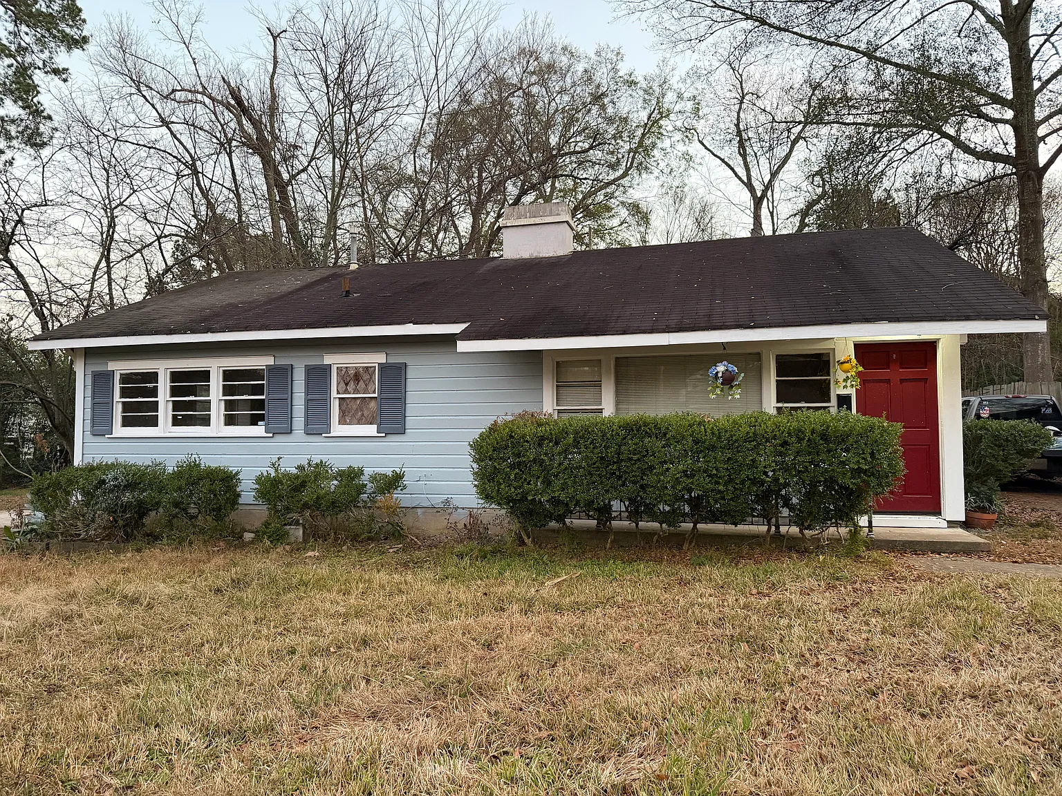 831 Boulevard St — Photo 1