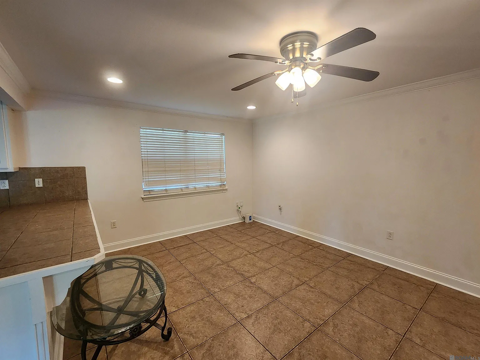 4 bed, 1740 sqft, $1,900 — Photo 2