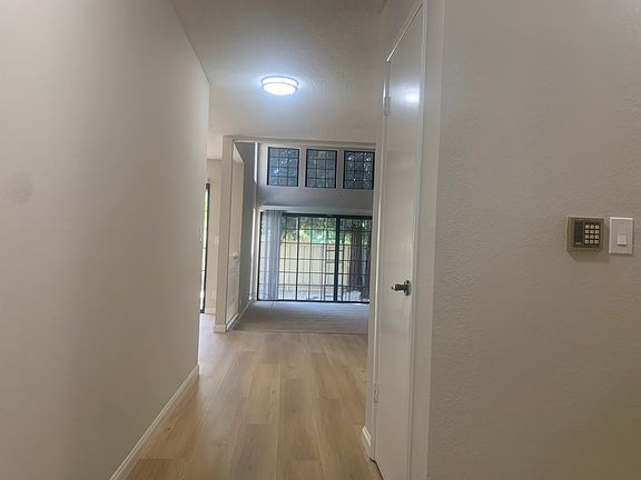 4th image of 413 Brutus Ct