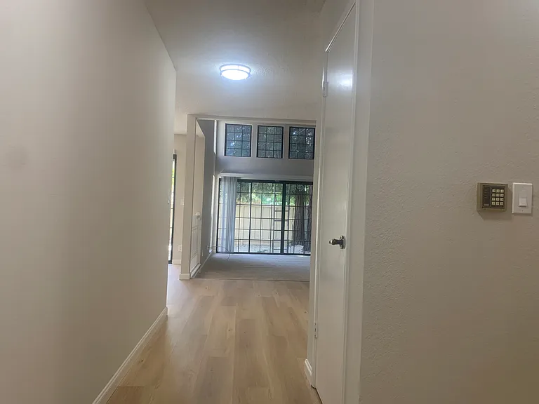 413 Brutus Ct — Photo 4