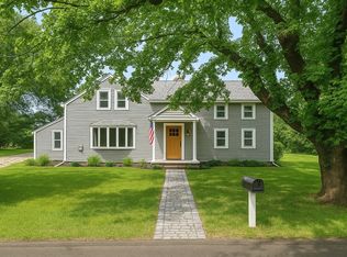 37 Wing Ln, Acushnet, MA 02743