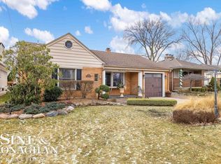 22420 Saint Clair Dr, Saint Clair Shores, MI 48081