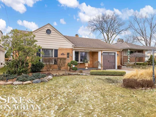 22420 Saint Clair Dr, Saint Clair Shores, MI 48081