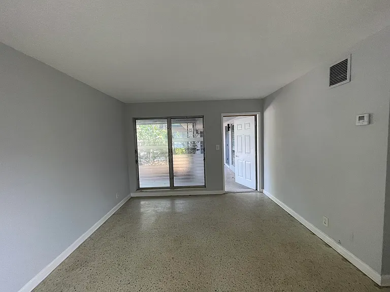 1708 NE 20th Ave #4 — Photo 3