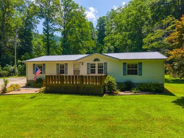 394 Anderson Creek Rd, Robbinsville, NC 28771