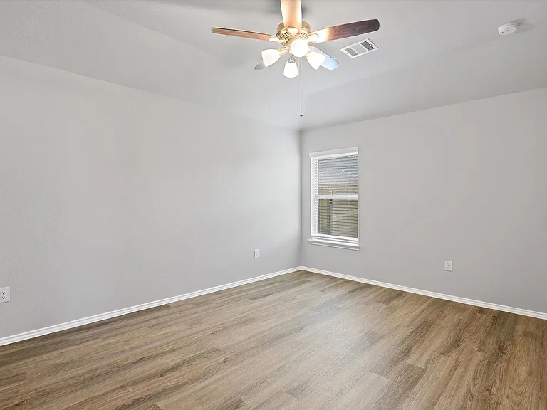 25445 Carnation Ct — Photo 6