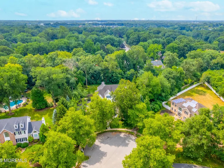 1577 Country Club Ln — Photo 15