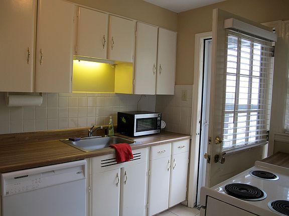 5th image of 4816 Belleview Ave #B