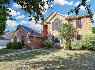 816 Flagstone Dr, Burleson, TX 76028
