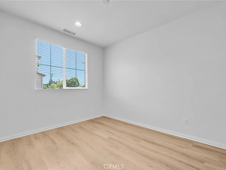311 N Edenfield Ave — Photo 23