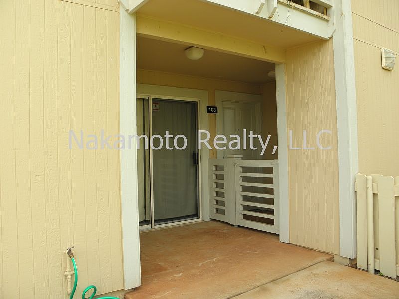 Front Entry w/ Lanai area