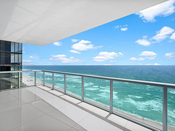 5th image of 17121 Collins Ave APT 1607