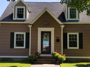 719 Fairbanks St, Iron Mountain, MI 49801