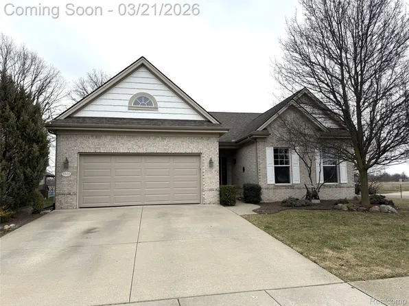 9328 Olde Hickory Ln, Newport, MI 48166