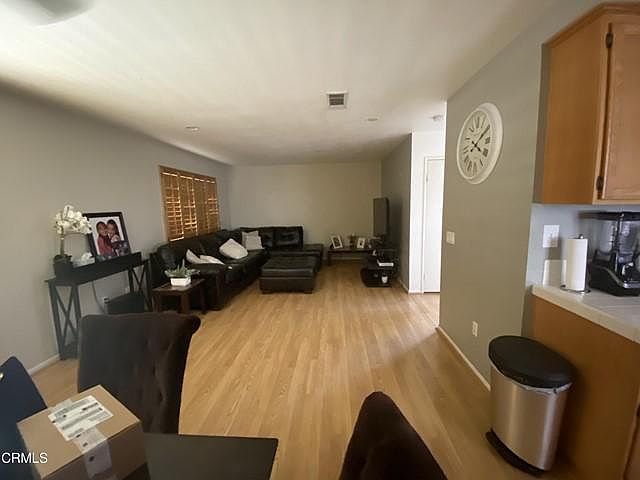 2nd image of 1585 Burnside Dr