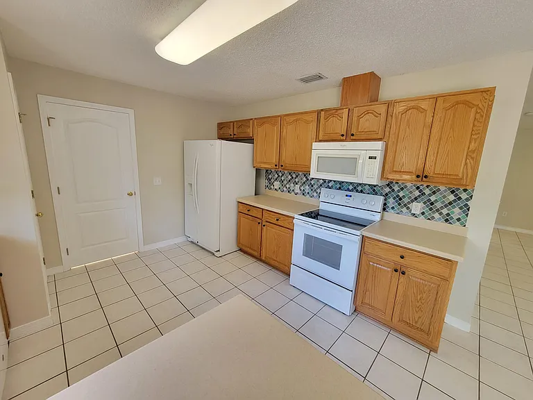 6592 Codell St — Photo 6