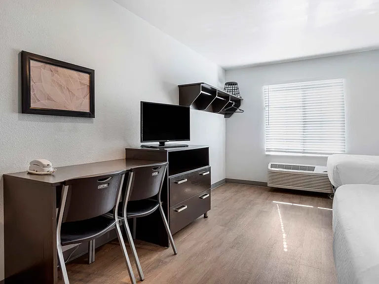 Studio Suite - 2 Full Beds