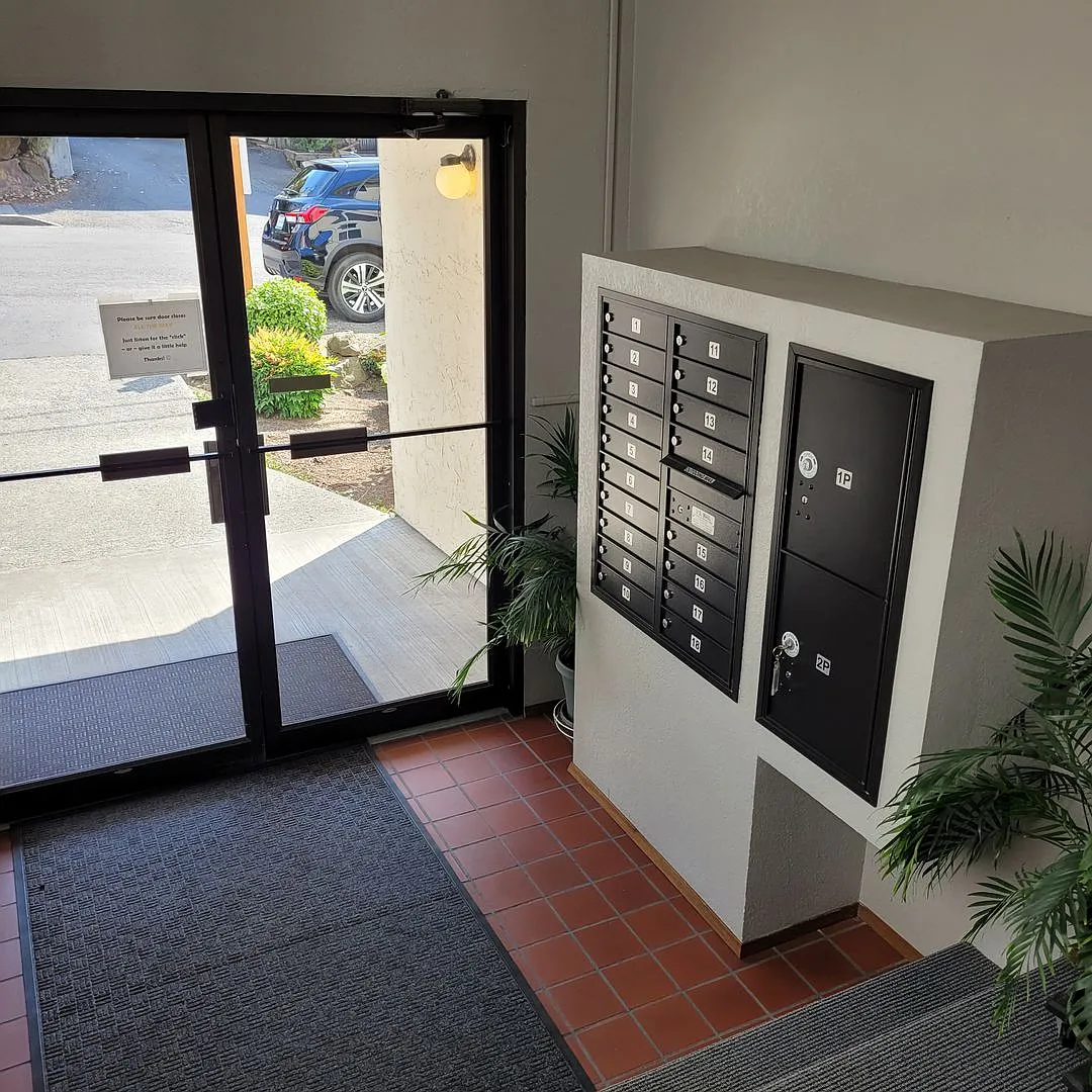 Greenwood 1 Bedroom Controlled Access — Photo 4