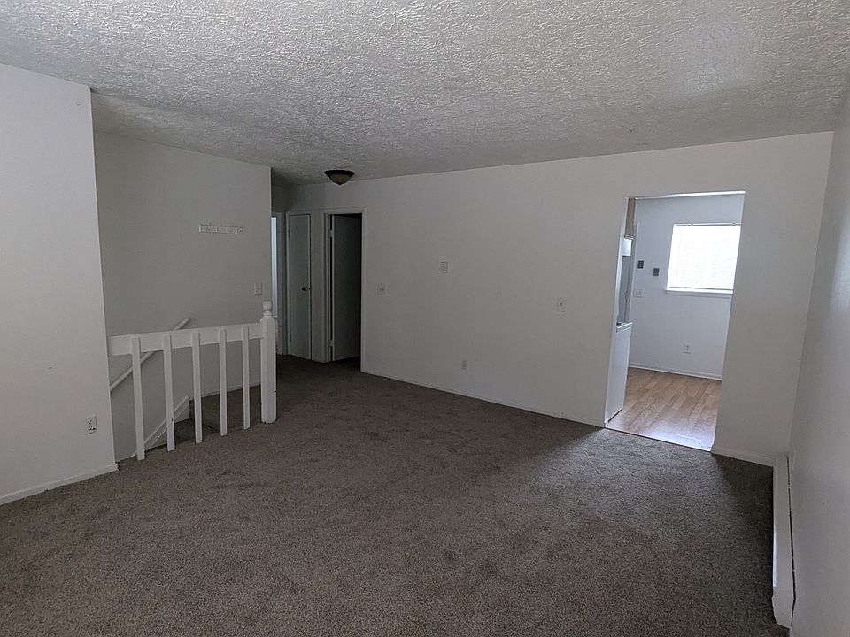 1st image of 719 Peachtree Pl #1