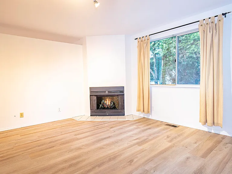 21612 SE 271st Pl — Photo 4