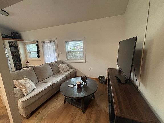 5th image of 901 Truman Ave APT 6