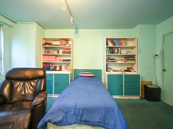 61-20 Grand Cent Parkway image 22 of 25