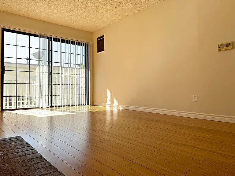 9801 Tabor St — Photo 2