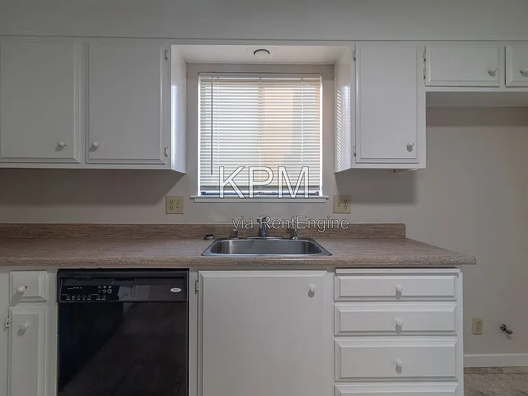 6829 Mill Springs Ct — Photo 13
