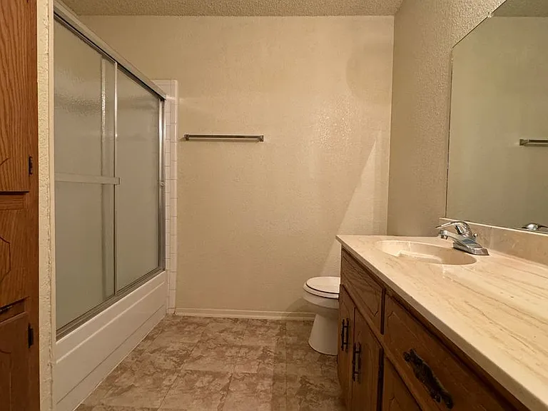 214 Romana Cir #E — Photo 13