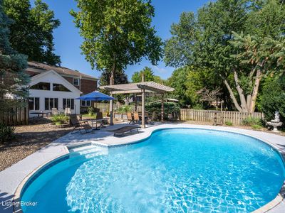 11105 Kinnaird Ct, Douglass Hills, KY, 40243