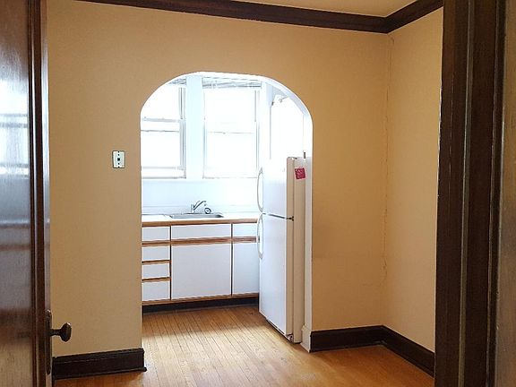 3rd image of 1120 S Austin Blvd APT 2E