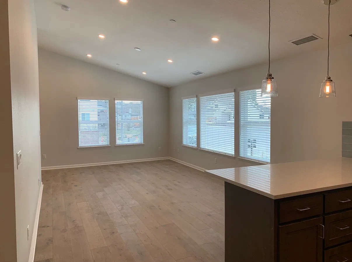 2 bed, 800 sqft, $2,800 — Photo 4