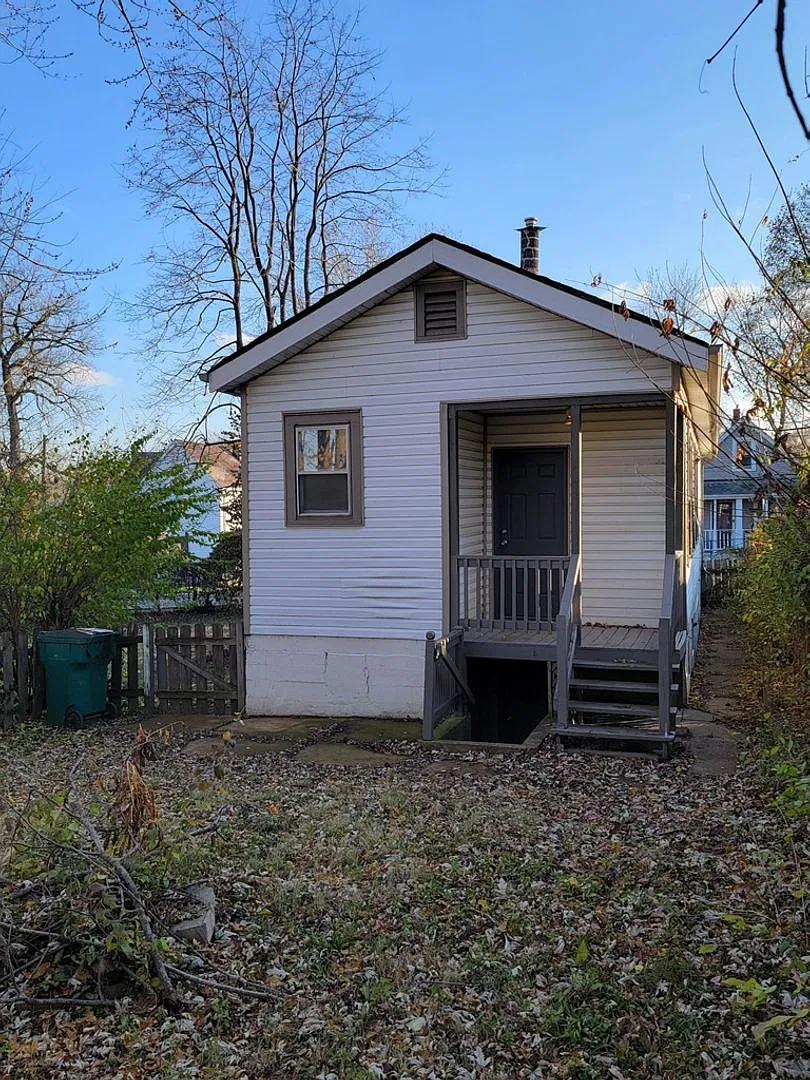 1 Bedroom/1 Bath House for Rent in Lemay — Photo 4