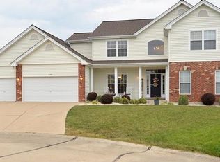 229 Greenbriar Bluffs Dr, Saint Peters, MO 63376