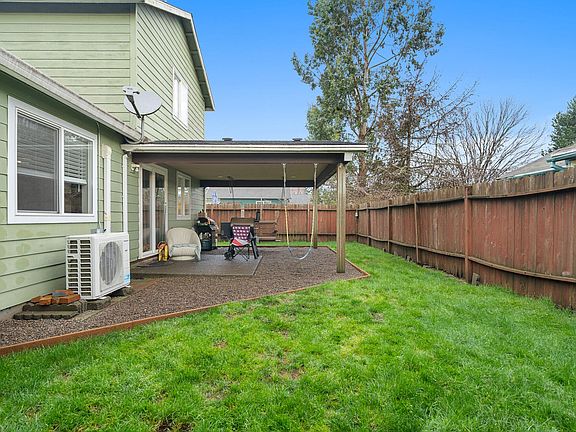 2nd image of 915 Nestucca Ave