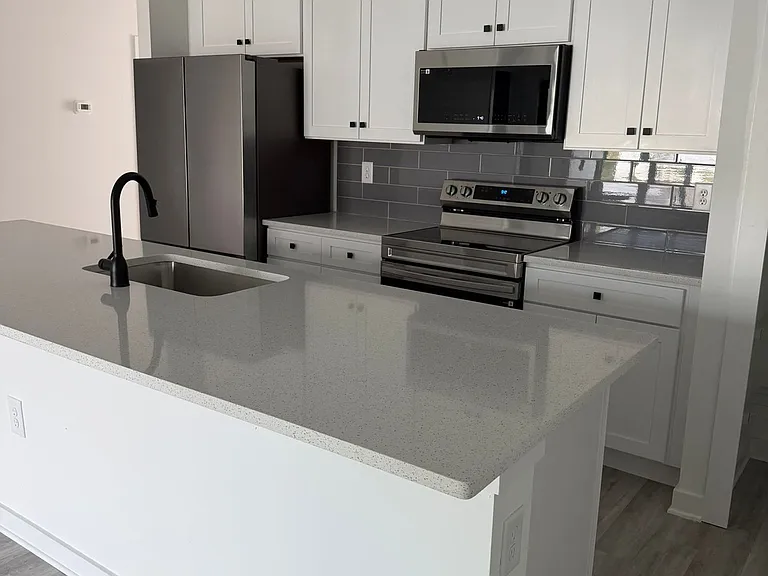 1117 Abrams Blvd — Photo 22