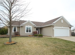 702 Bridlewood Ln, Watertown, WI 53094