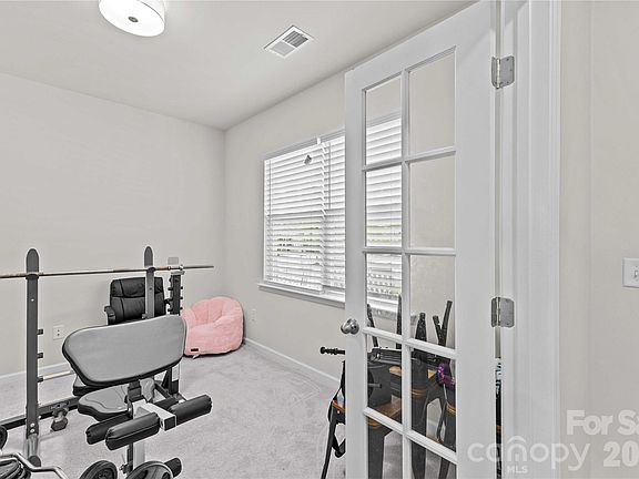 4th image of 16016 Harbor Hill Dr