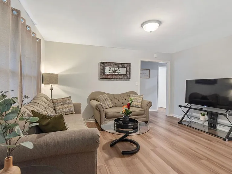 2316 Sierra Dr — Photo 3