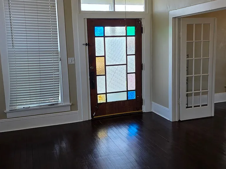 4510 Avenue R 1/2 — Photo 5