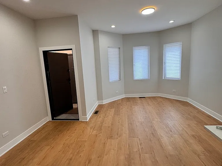 818 S Karlov Ave #1 — Photo 4