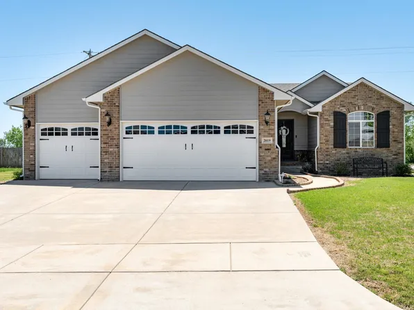 2019 E Clover Ct, Andover, KS 67002