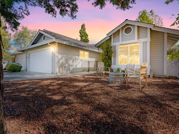 23233 Lone Pine Dr, Auburn, CA 95602