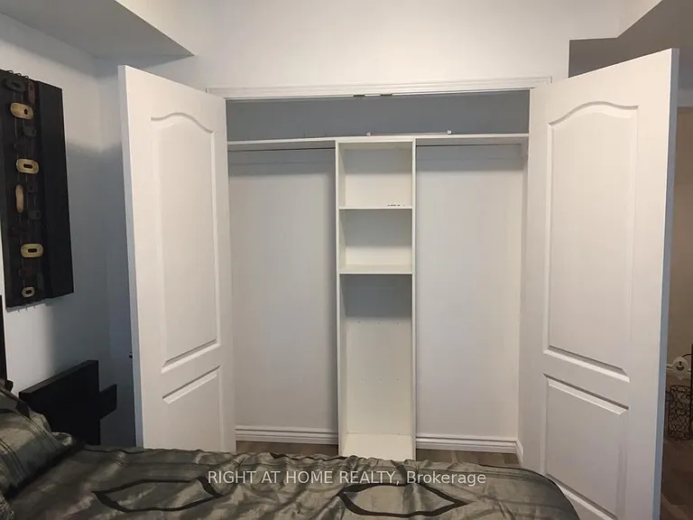 263 Wellington St W #705 — Photo 12