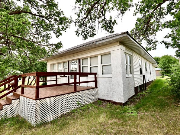 407 N Cherry St, Cody, NE 69211