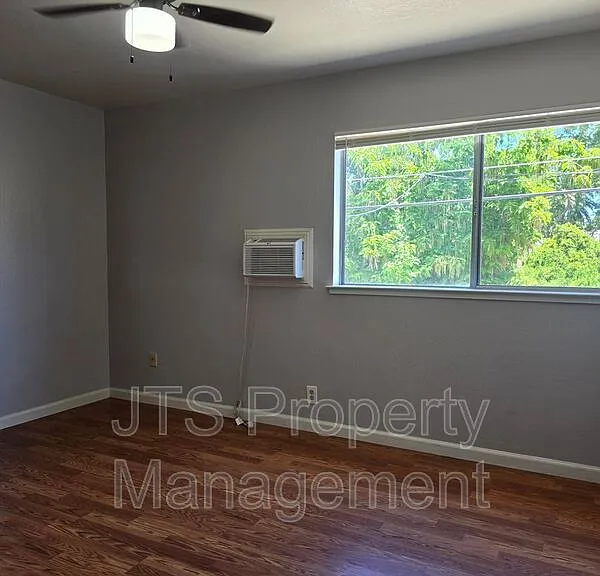 1515 V St #7 — Photo 8
